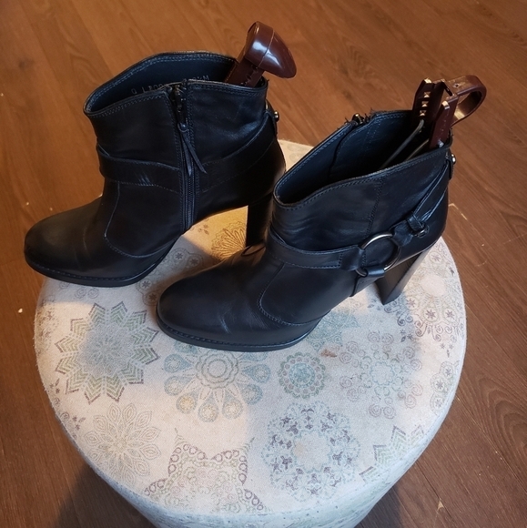 HP. Stuart Weitzman Leather Bootie - Picture 7 of 16